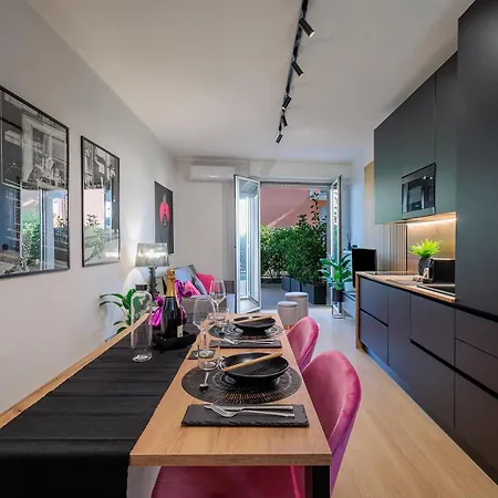 Guesthost - Garden *