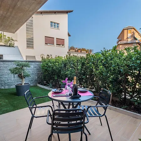 Guesthost - Garden Apartment *