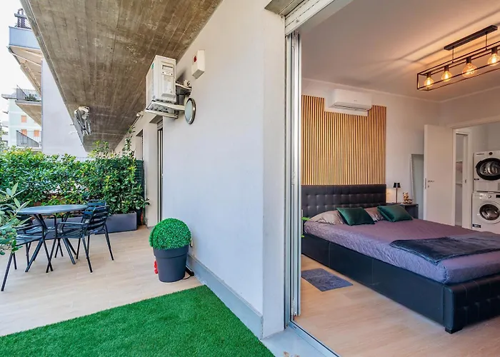 Guesthost - Garden *